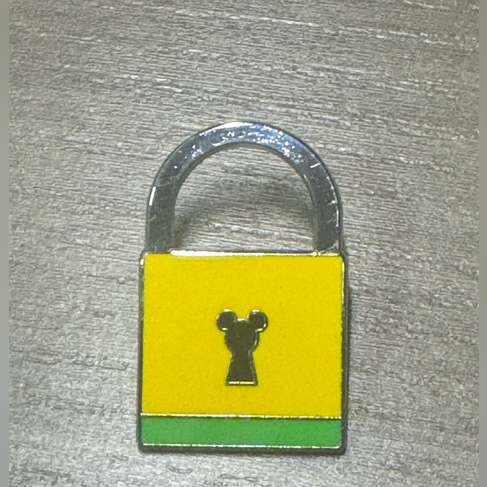 5/$25 Disney Pluto Lock Trading Pin
